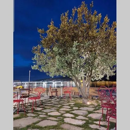 Oleandar Lägenhet Trogir