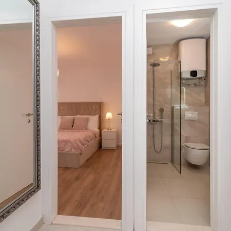 Oleandar Apartman Trogir